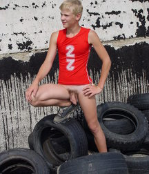 summer boy 58b2e341eb7aa.jpg