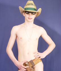 VINNIE-MODEL BOY 590439c65fad0.jpg