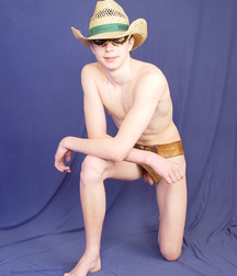 VINNIE-MODEL BOY 590439d3c77bd.jpg