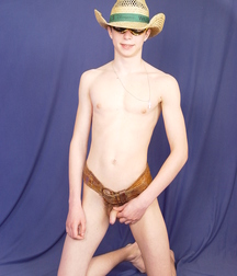 VINNIE-MODEL BOY 590439fa4c01f.jpg