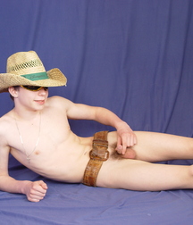 VINNIE-MODEL BOY 590439ff0ed8e.jpg