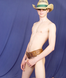 VINNIE-MODEL BOY 59043a139151c.jpg