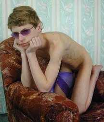 Alex - I read a magazine 59d92173aa665.jpg