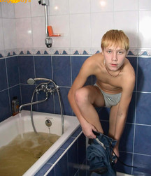 bath boys 59f6b9008f06a.jpg