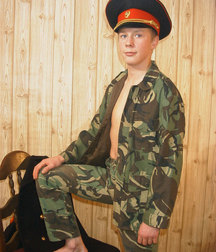 EXCLUSIVE-RUS BOY 1 5a4db3083f8a5.jpg
