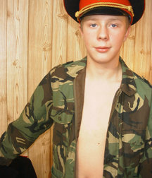 EXCLUSIVE-RUS BOY 1 5a4db30d29557.jpg