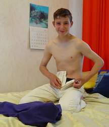 EXCLUSIVE-MOTEJUS BOY 5a4db519b36bd.jpg