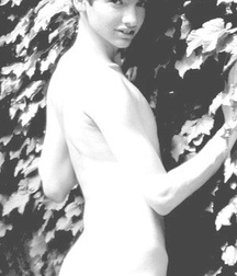 EXCLUSIVE:VINTAGE BOYS MODEL 5b82491d80936.jpg