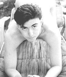 EXCLUSIVE:VINTAGE BOYS MODEL 5b82492189f79.jpg