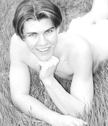 EXCLUSIVE:VINTAGE BOYS MODEL 5b824925a81bd.jpg