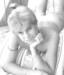 EXCLUSIVE:VINTAGE BOYS MODEL 5b82492b8bb57.jpg