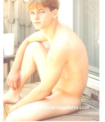 EXCLUSIVE:VINTAGE BOYS MODEL 5b82493f6205d.jpg