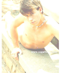 EXCLUSIVE:VINTAGE BOYS MODEL 5b82495801385.jpg