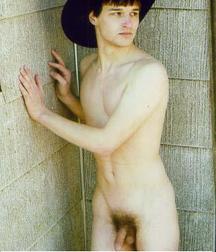 EXCLUSIVE:VINTAGE BOYS MODEL 5b824a69c4f97.jpg