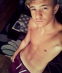 Sirius - 18 year old selfies 571fad9468713.jpg