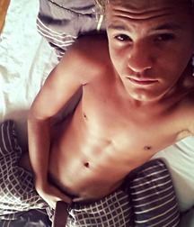 Sirius - 18 year old selfies 571fad96eb007.jpg