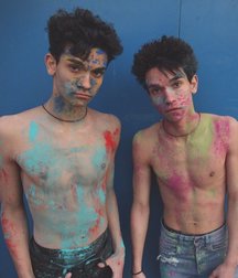 Twins 58860f84d46f5.jpg