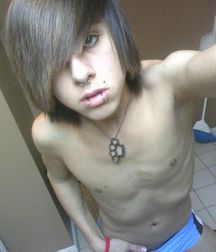EMO-licious! 58d252f84fa6b.jpg