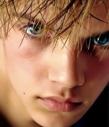 The EYES have it!  58d82105796cf.jpg