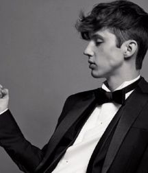Out And Famous Part I--Troye Sivan!  5905016d2e923.jpg
