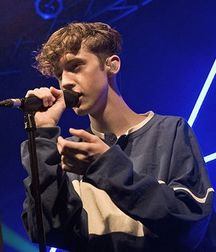 Out And Famous Part I--Troye Sivan!  5905016f848fc.jpg