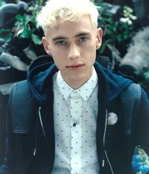 Out and Famous Part II--Olly Alexander!! 5907498d41e52.jpg