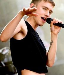 Out and Famous Part II--Olly Alexander!! 5907498fca204.jpg