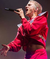 Out and Famous Part II--Olly Alexander!! 590749914640b.jpg