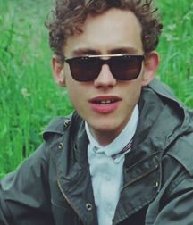 Out and Famous Part II--Olly Alexander!! 5907499a194af.jpg