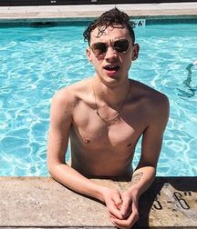 Out and Famous Part II--Olly Alexander!! 5907499be6a7d.jpg