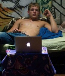 TBT's Max Thieriot!! 590b29ff369bb.jpg