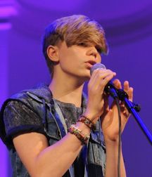 Out and Famous Part III--Ronan Parke! 590f4a1fe4f78.jpg