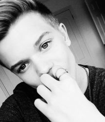 Out and Famous Part III--Ronan Parke! 590f4a29a2871.jpg