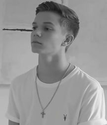 Out and Famous Part III--Ronan Parke! 590f4a2a98267.jpg