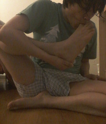 boys's feet #19