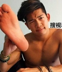 Boys's feet 58 58bfd432f243f.jpg