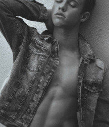 Twinks 105 58c5693cf116c.jpg