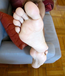 Boys's feet 61 58c99c05c6a19.jpg