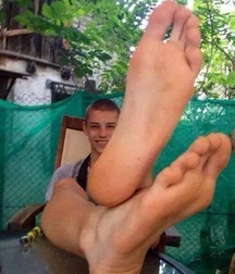 Boys's feet 62 58cee09dcbb06.jpg