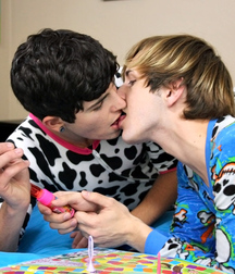 Twinks - sex bareback 44 58cef1334bf78.jpg