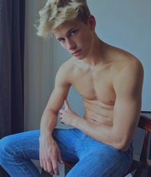 Twinks 126 58e4ab3f0bfc9.jpg