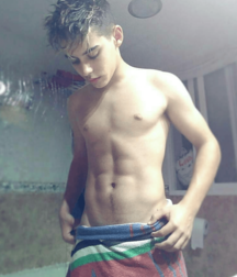 Twinks 128