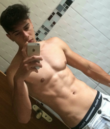 Twinks 128 58e632be2f5a5.png