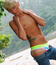 Twinks 131 58eb4981d2380.jpg