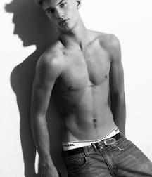 Twinks 132 58eb4aed4fa88.jpg