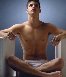 Twinks 132 58eb4b20cbb45.jpg