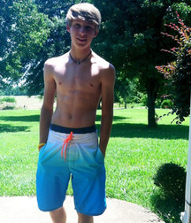 Twinks 140 58f1dd4f4f43e.jpg