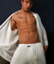 Twinks 148 58fa66b9ecfdc.jpg