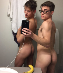 Attractive bottoms of boys 68 58fbaadc8fb6c.jpg