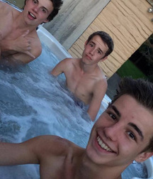 Twinks 157 590376c495393.jpg